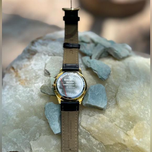 An EXCLUSIVE TINKER BELL Disney Auctions Limited Edition 100 Relic “TINK” Watch - Picture 8 of 12